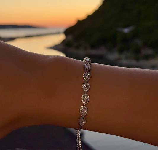 925 Silver Queen Teardrop White Tennis Bracelet